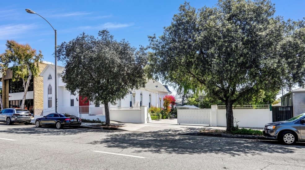 More Photos Of 434 N Altadena Dr, Pasadena Religious Facility For Sale