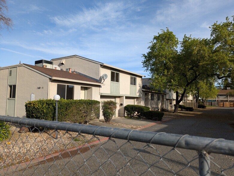 More Photos Of 1050 Elm St, Napa Apartments For Sale