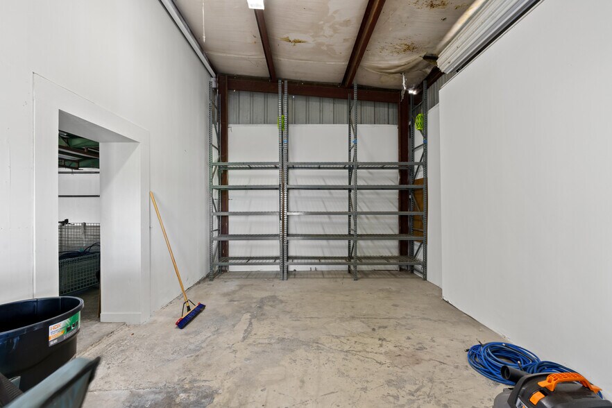 More Photos Of 13595 SE 31st Ave, Summerfield Warehouse For Sale