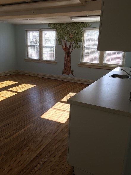 More Photos Of 1408 Plymouth Blvd, Plymouth Meeting Schools For Lease