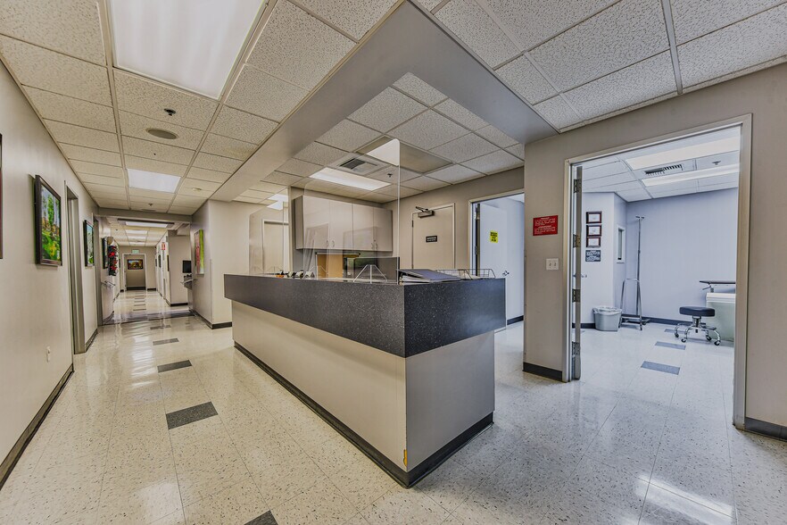 More Photos Of 1801 16th St, Bakersfield Medical For Sale