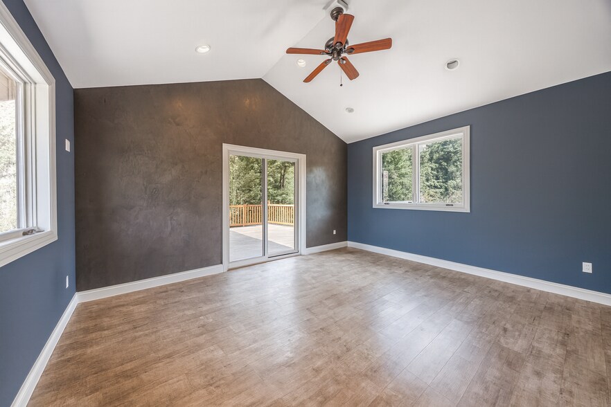 More Photos Of 40833 Highway 6, Avon General Retail For Sale