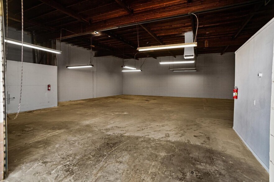 More Photos Of 12455 Branford St, Pacoima Warehouse For Sale