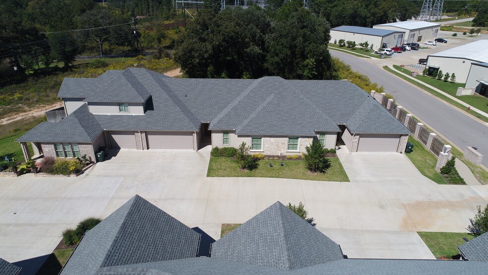 More Photos Of 2980 Elkton Trl, Tyler Apartments For Sale