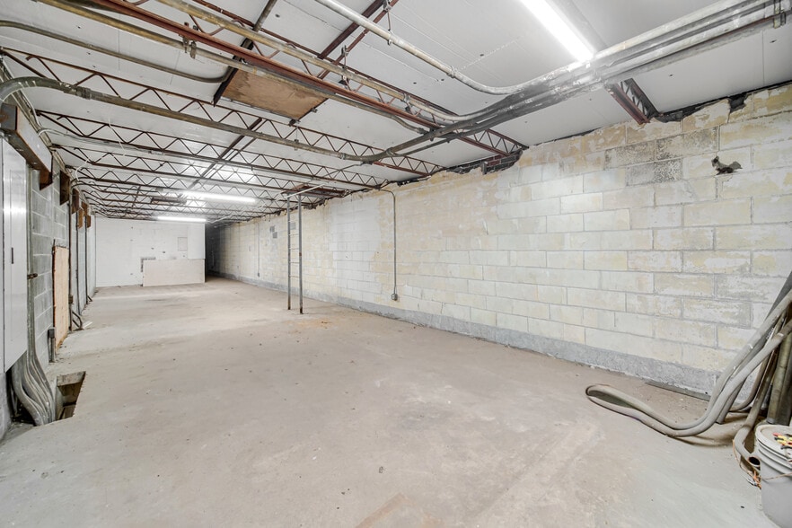 More Photos Of 5050 S State St, Chicago Storefront Retail Office For Lease