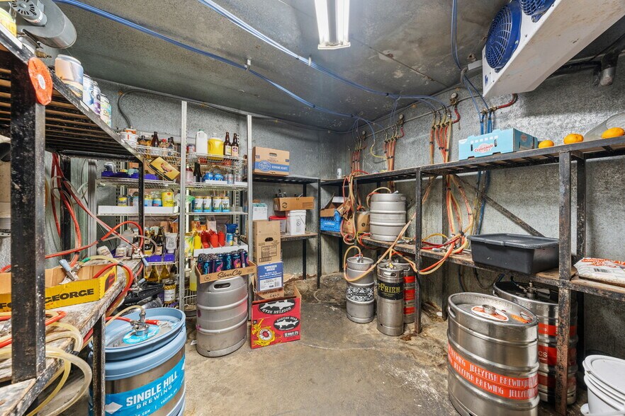 More Photos Of 351 Park Ave N, Renton General Retail For Sale