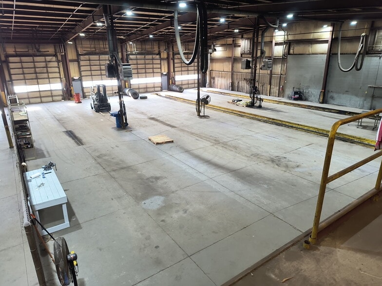 More Photos Of 5211 Oster Rd, Sheffield Village Truck Terminal For Lease