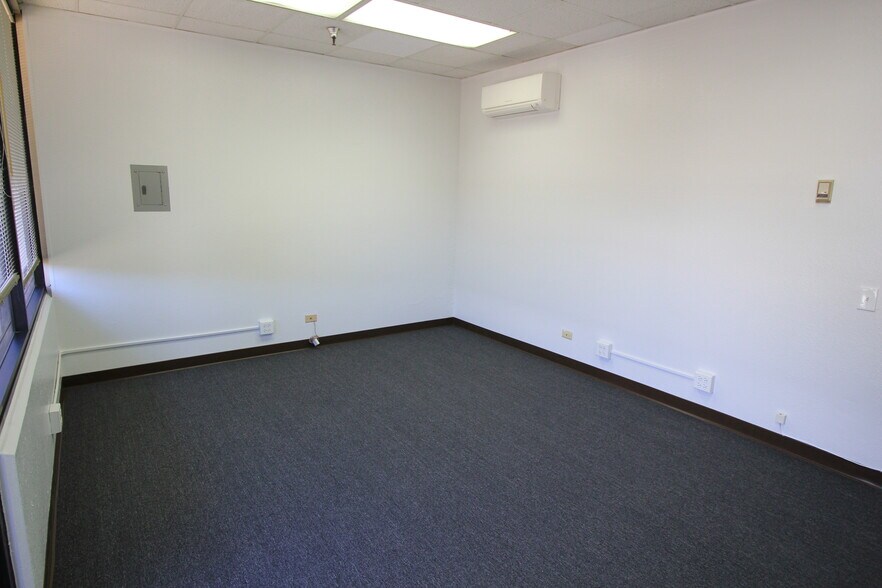 More Photos Of 96-1173 Waihona St, Pearl City Warehouse For Lease