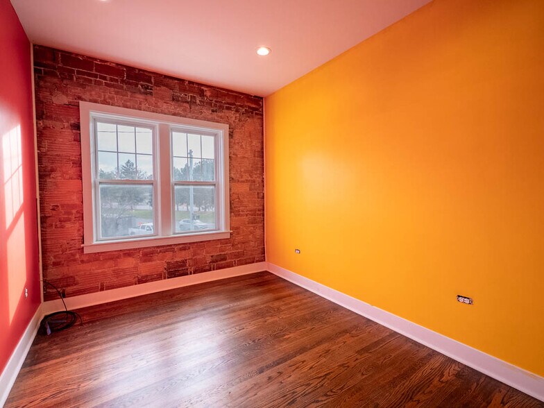 More Photos Of 23900-23908 Woodward Ave, Pleasant Ridge Office For Lease
