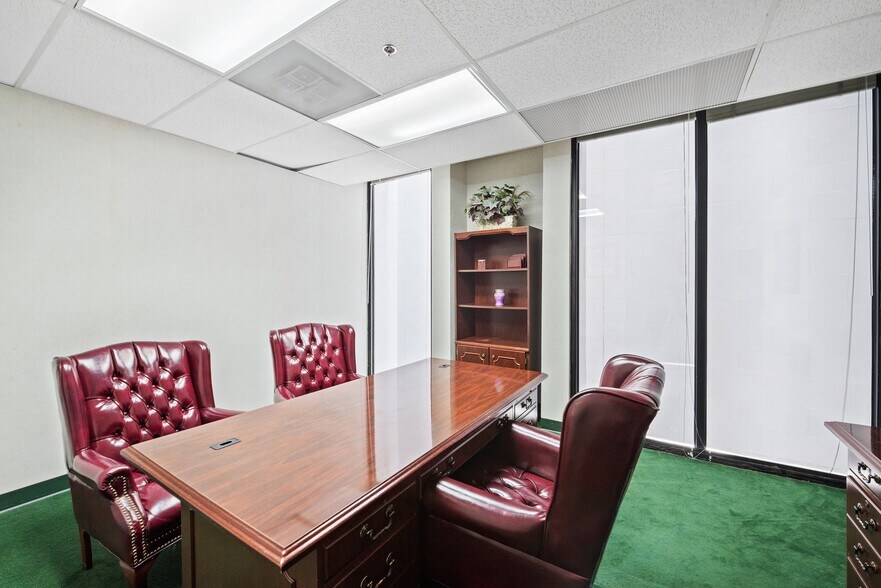 More Photos Of 1110 Brickell Ave, Miami Office For Sale