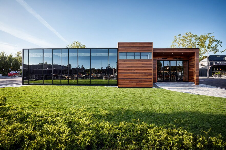 More Photos Of 5222 Ridge Rd, Parma Restaurant For Lease