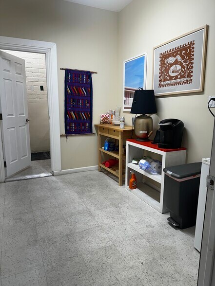 More Photos Of 701 W Broadway, Glendale Industrial For Sale