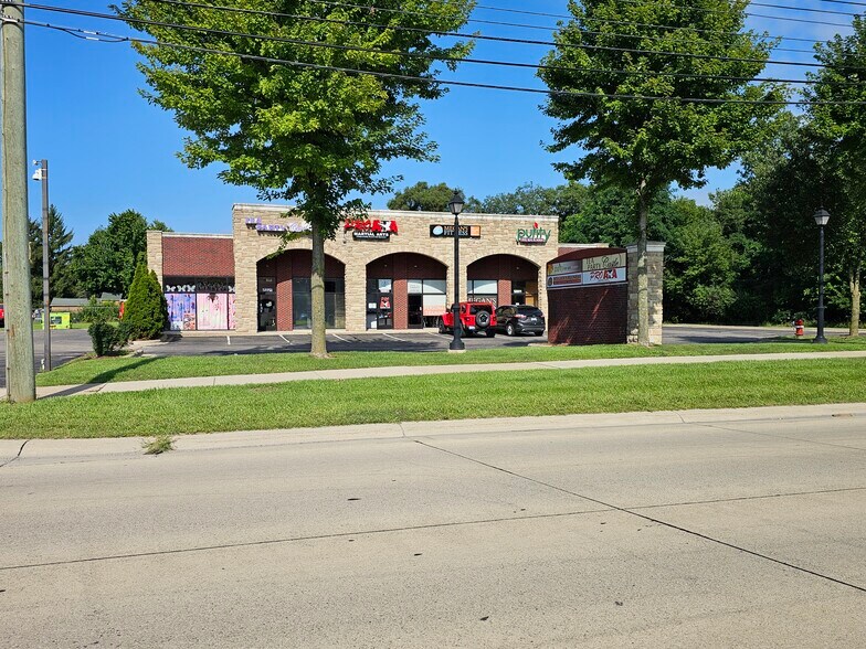 More Photos Of 52261-52271 Van Dyke Ave, Shelby Township Storefront For Lease