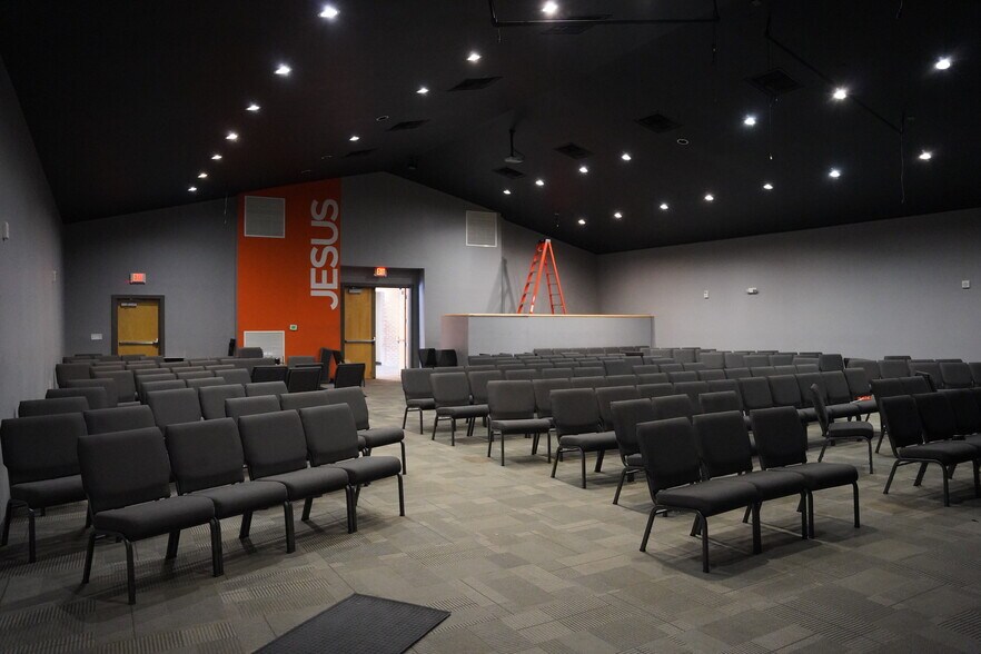 More Photos Of 7595 Martinsburg Pike, Shepherdstown Office For Sale