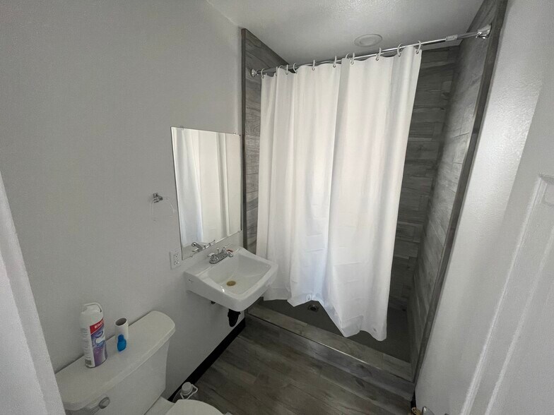 More Photos Of 1320 W 17th St, Long Beach Land For Lease