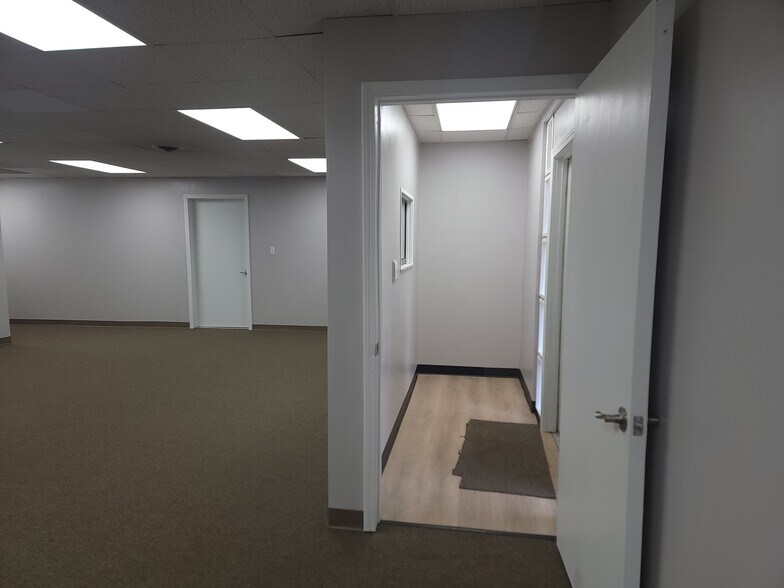 More Photos Of 544 E 11 Mile Rd, Madison Heights Medical For Lease