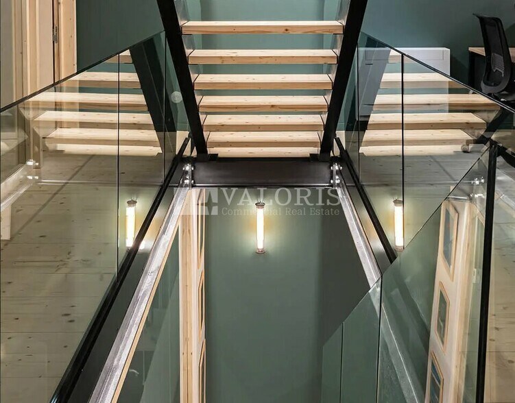 More Photos Of 32 Rue Molière, Lyon Office For Sale