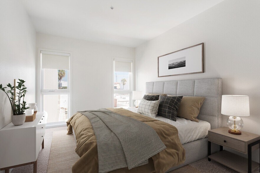 More Photos Of 214 Santa Monica Blvd, Santa Monica Apartments For Lease