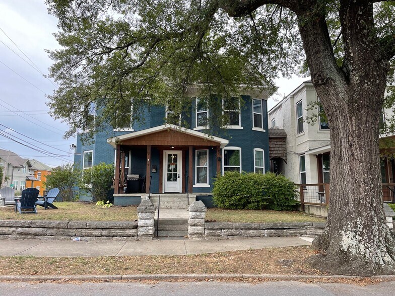 More Photos Of 924 E 8th St, Chattanooga Dormitory For Sale