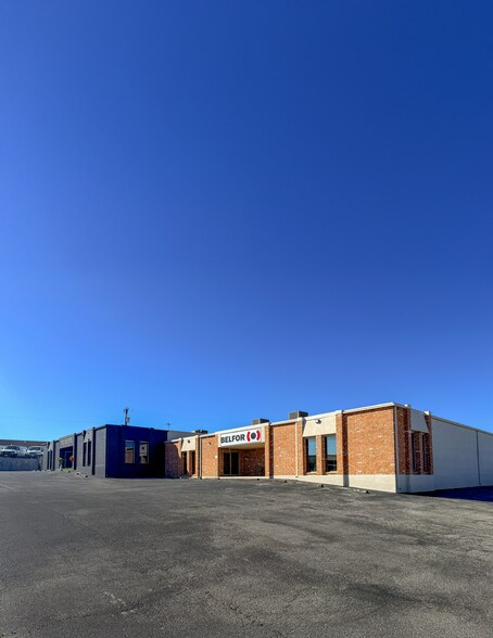 More Photos Of 12131-12137 Valliant St, San Antonio Showroom For Sale
