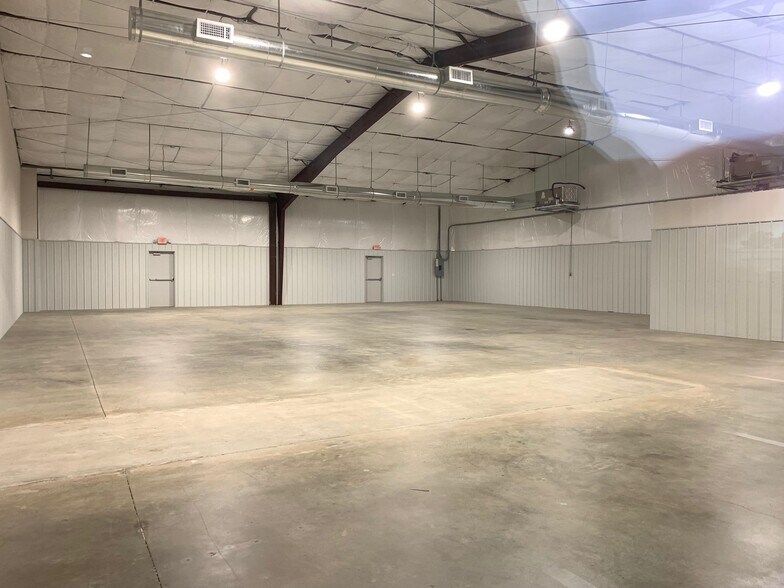 More Photos Of 7111 Alumax Rd, Nash Office For Lease