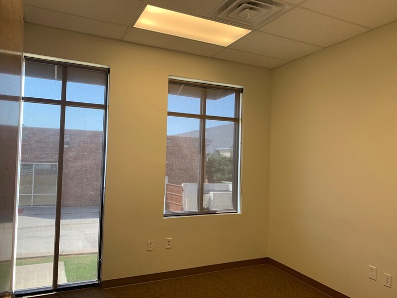 More Photos Of 6635 Sandshell Blvd, Fort Worth Medical For Sale