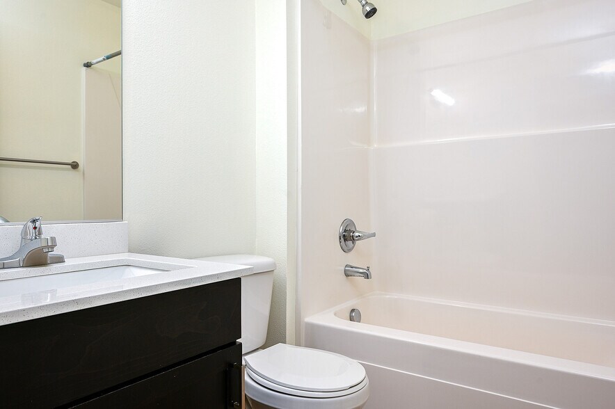 More Photos Of 330 NE Dekum St, Portland Apartments For Sale