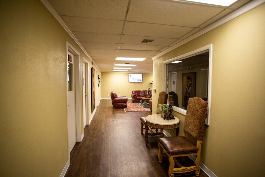 More Photos Of 2505 Washington Ave, Waco Office For Lease