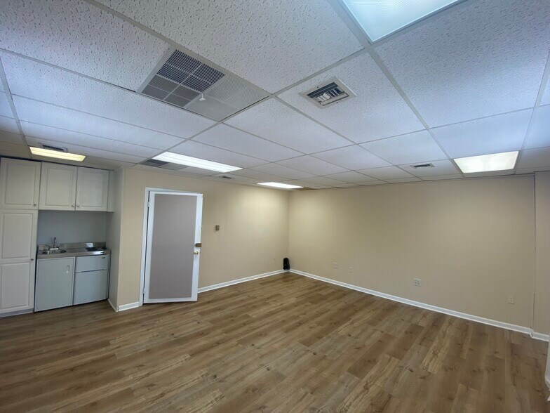 More Photos Of 13 St. Albans Cir, Newtown Square Office For Lease