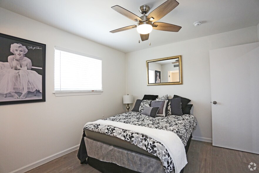 More Photos Of 4919 San Jacinto St, Dallas Apartments For Sale