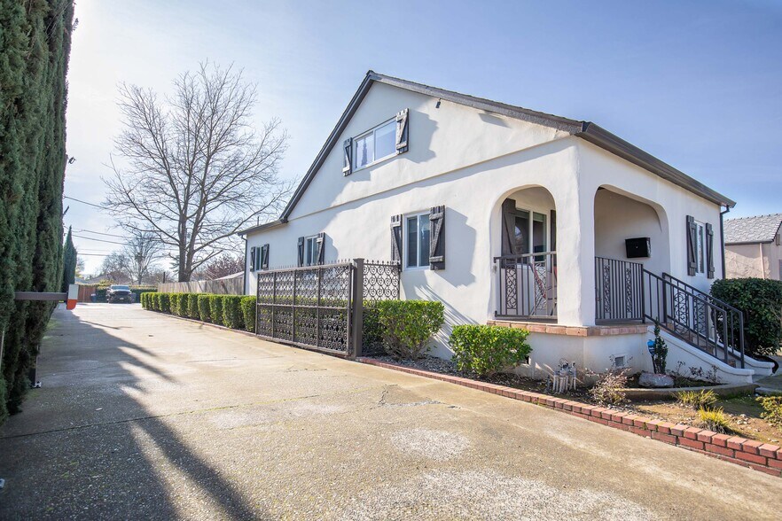More Photos Of 5650 Broadway, Sacramento Apartments For Sale