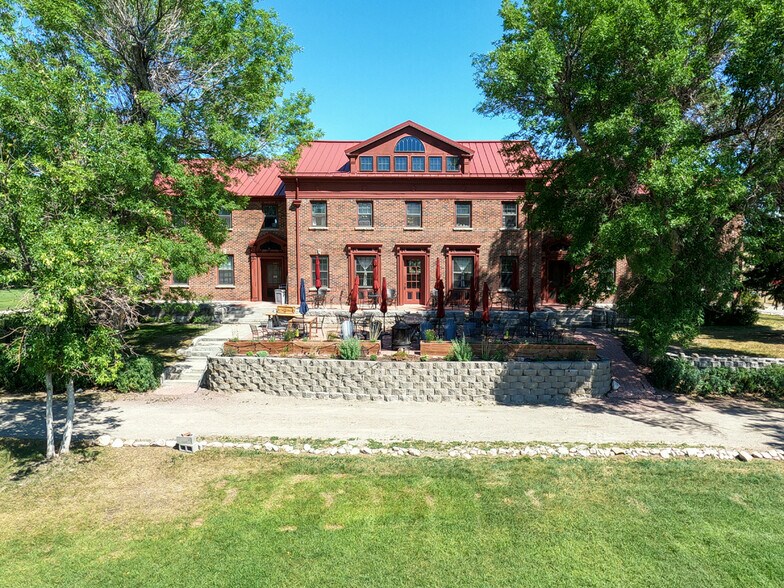 More Photos Of 2245 Head Ln, Helena Hotel For Sale