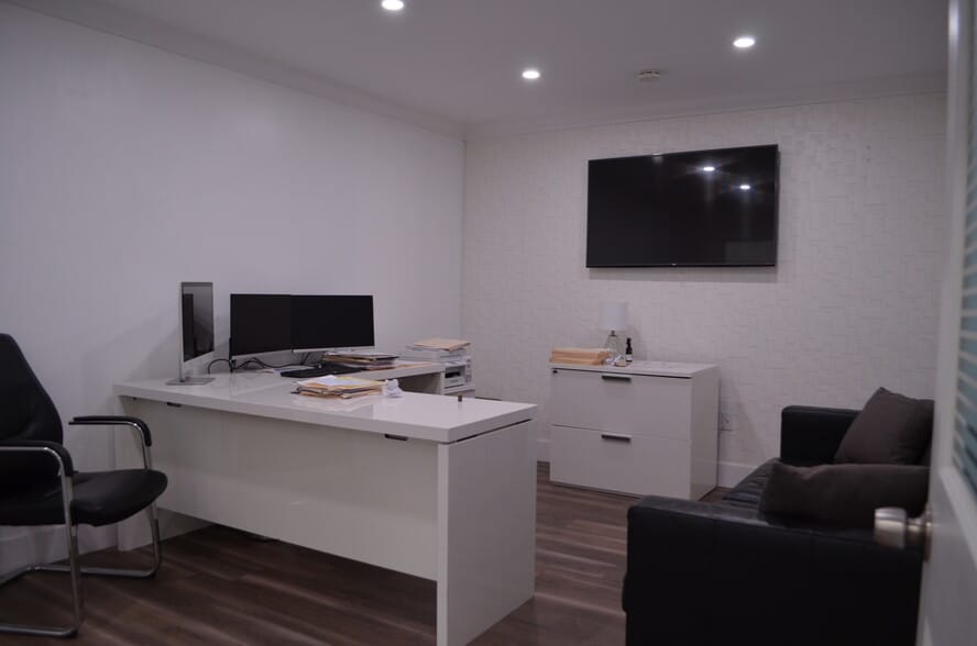 More Photos Of 7311-7323 NW 12th St, Miami Light Distribution For Sale