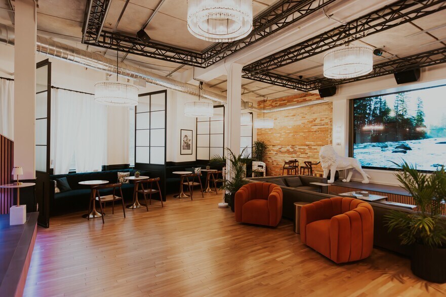 More Photos Of 14 Erb St W, Waterloo Coworking Space