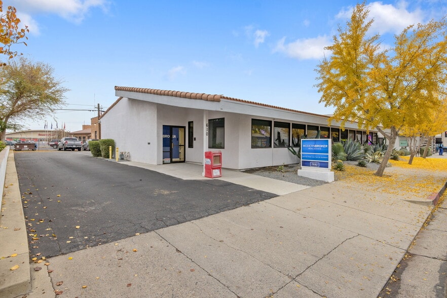 More Photos Of 610 W Main St, Visalia Office For Lease