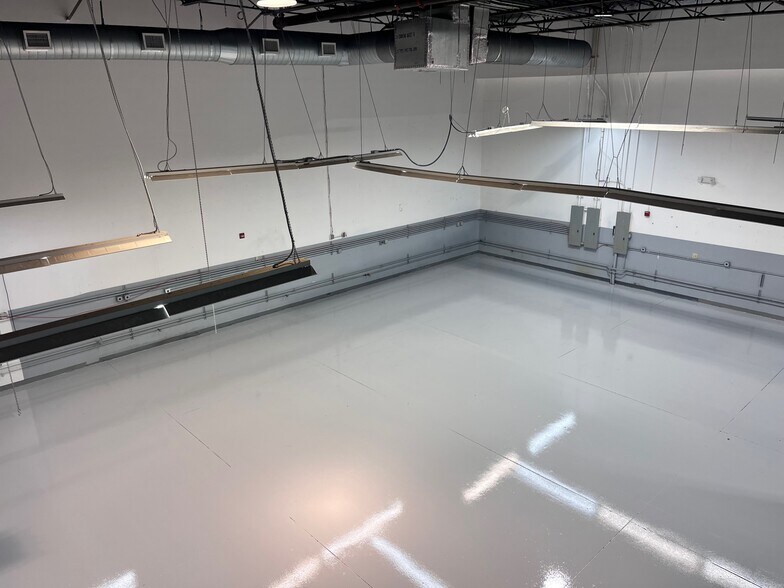 More Photos Of 3500-3553 High Ridge Rd, Boynton Beach Light Distribution For Sale