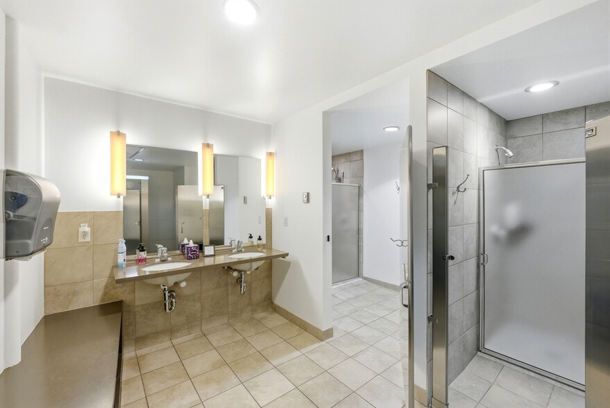 More Photos Of 555 S 300 E, Salt Lake City Office For Sale