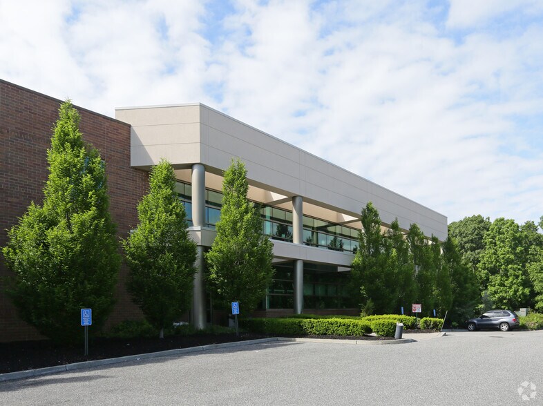 More Photos Of 31 Main Rd, Riverhead Medical For Sale