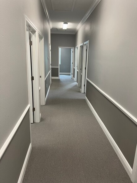 More Photos Of 17850 Hunting Bow Cir, Lutz Office For Lease