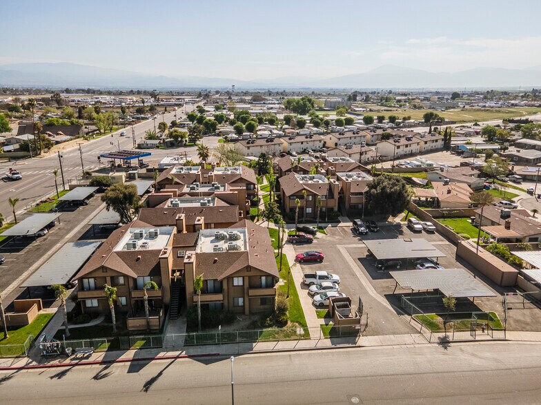 More Photos Of 701 Planz Rd, Bakersfield Apartments For Sale