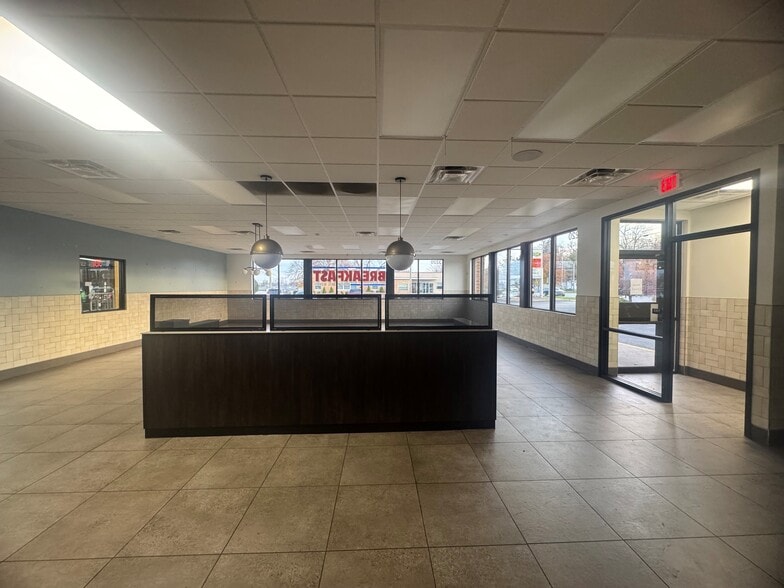 More Photos Of 3220 N Anthony Blvd, Fort Wayne Fast Food For Lease