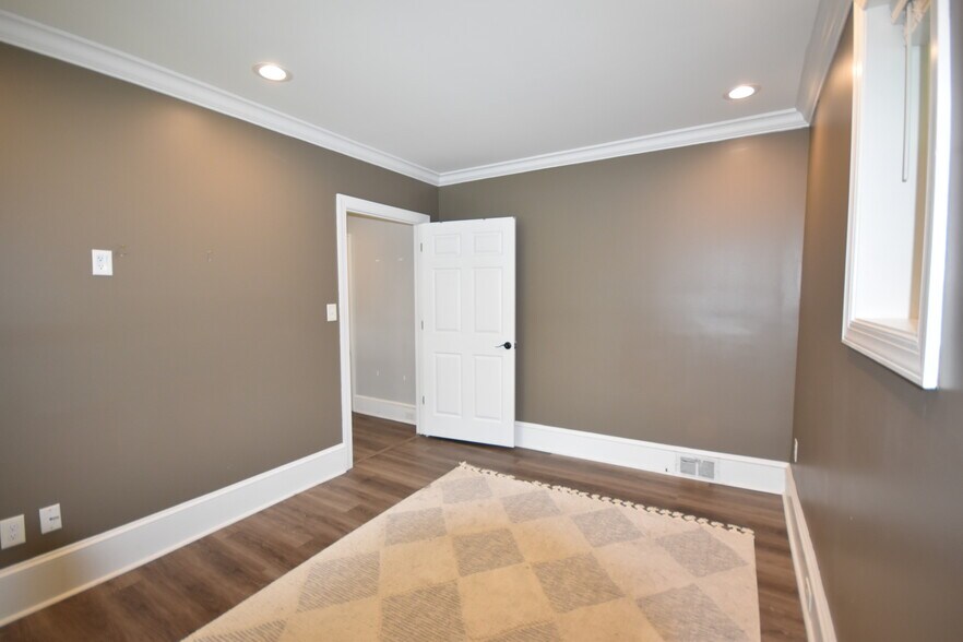 More Photos Of 309 White Horse Pike, Haddon Heights Office For Sale
