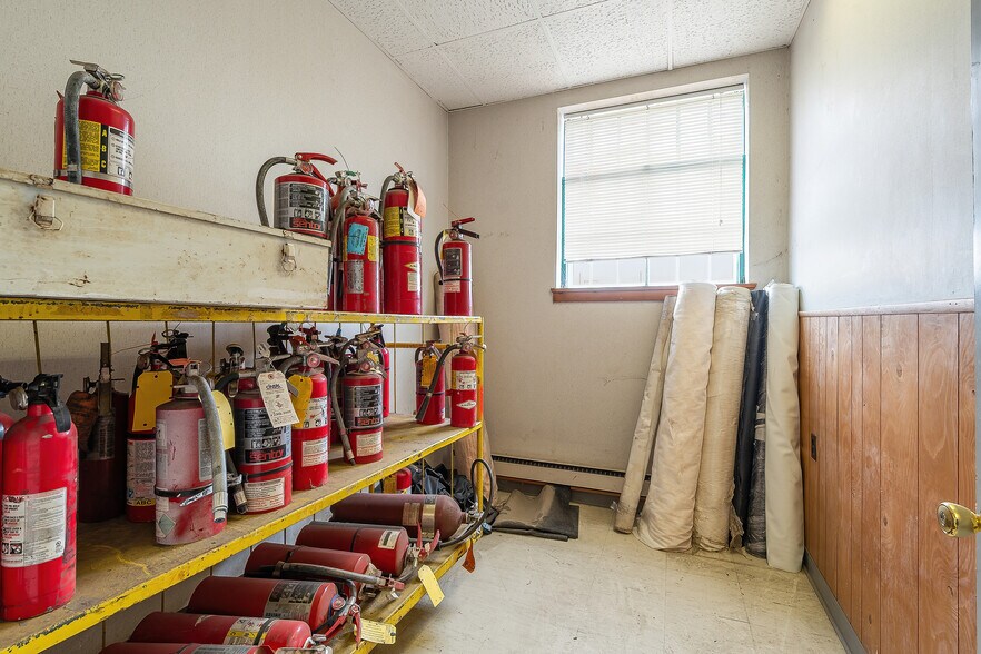 More Photos Of 232 Division St, Kingston Warehouse For Lease