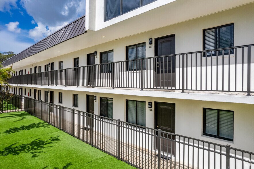 More Photos Of 2025 Rogers St, Clearwater Apartments For Sale