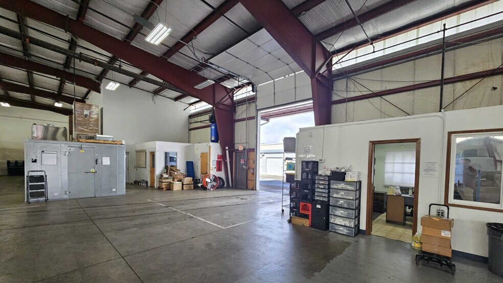 More Photos Of 841 3rd Ave, Longview Industrial For Lease