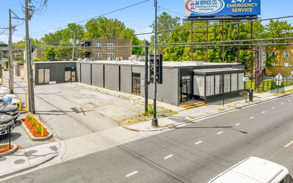 More Photos Of 2415 W Peterson Ave, Chicago Restaurant For Lease