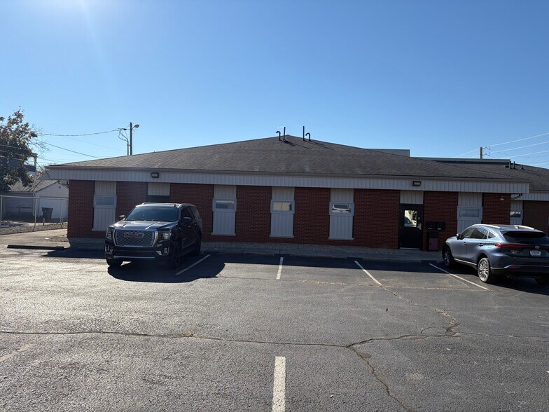 More Photos Of 1415 Shelby St, Indianapolis Office For Sale