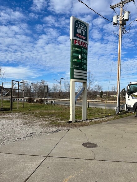 More Photos Of 5715 Maccorkle Ave, Charleston Convenience Store For Sale