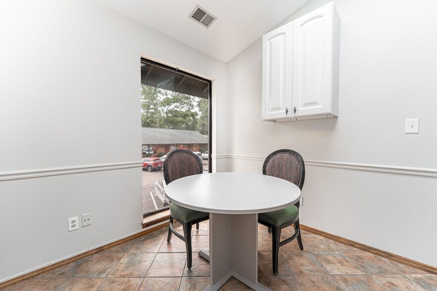 More Photos Of 261 Clarkson Executive Park, Ellisville Office For Sale