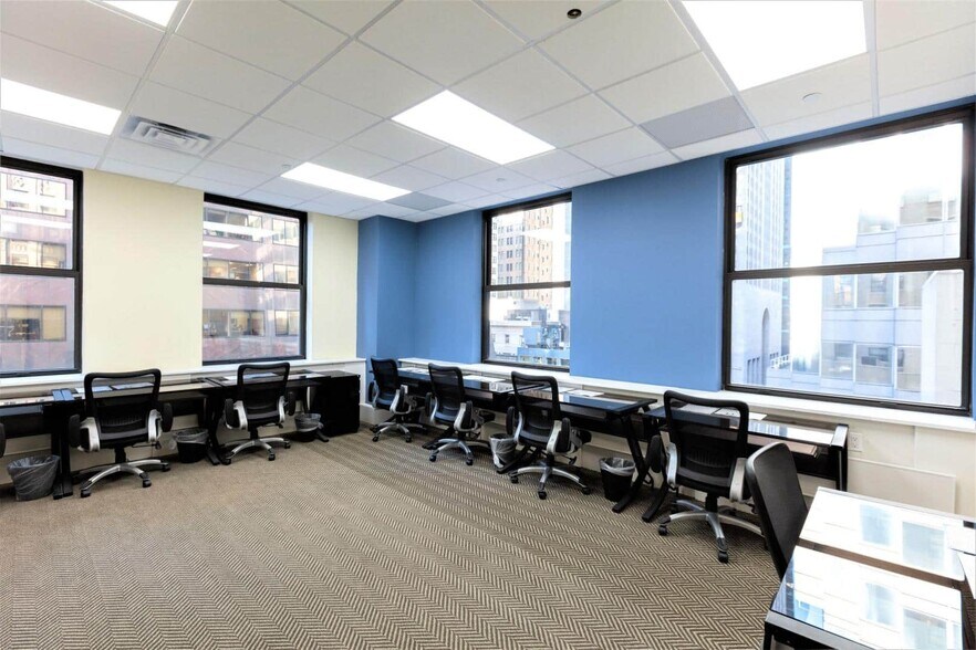 More Photos Of 515 Madison Ave, New York Coworking Space